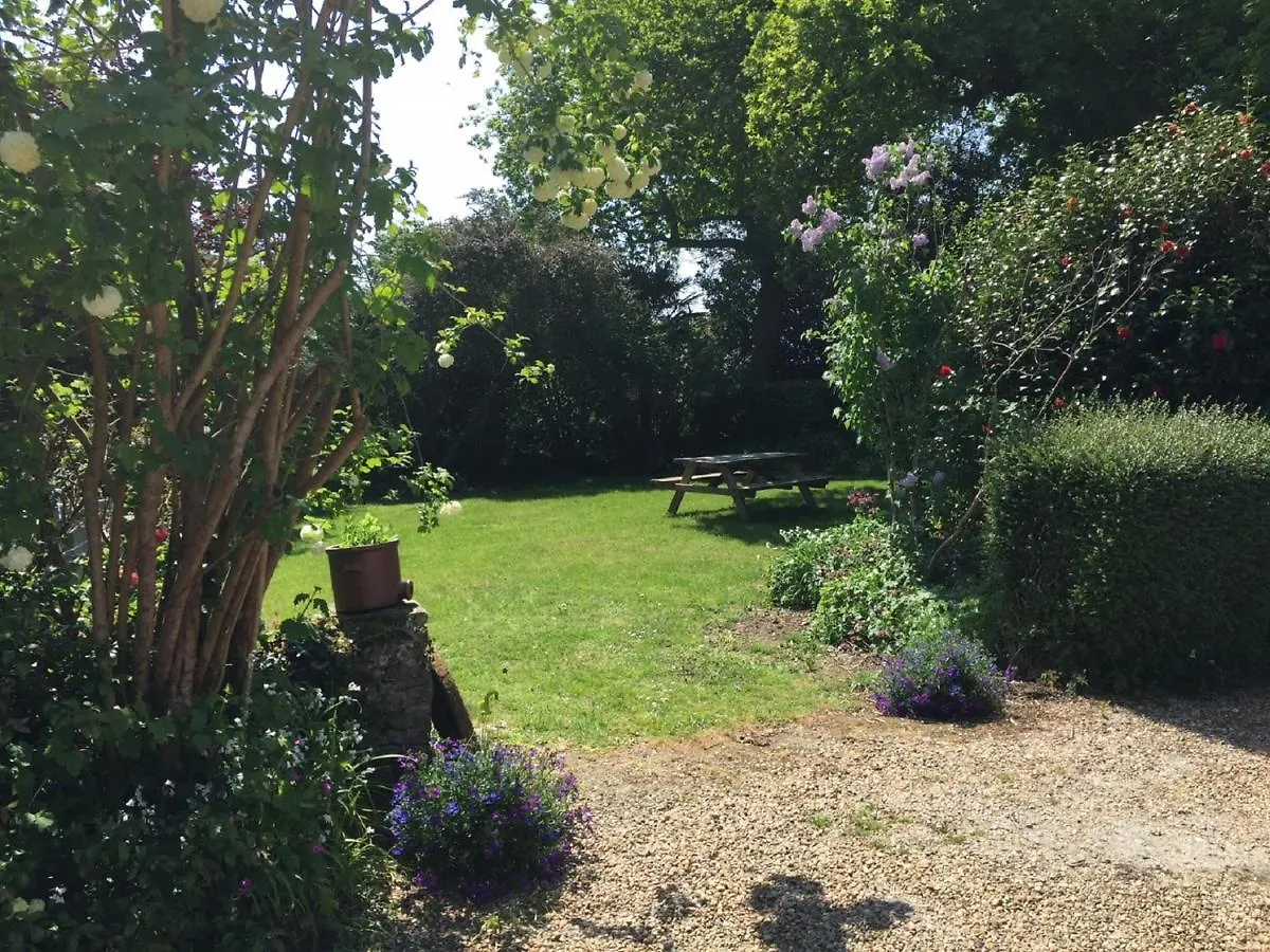 Holiday home Gite Les Glycines 4 A 5 Personnes Du Samedi Au Samedi Ploneour-Lanvern